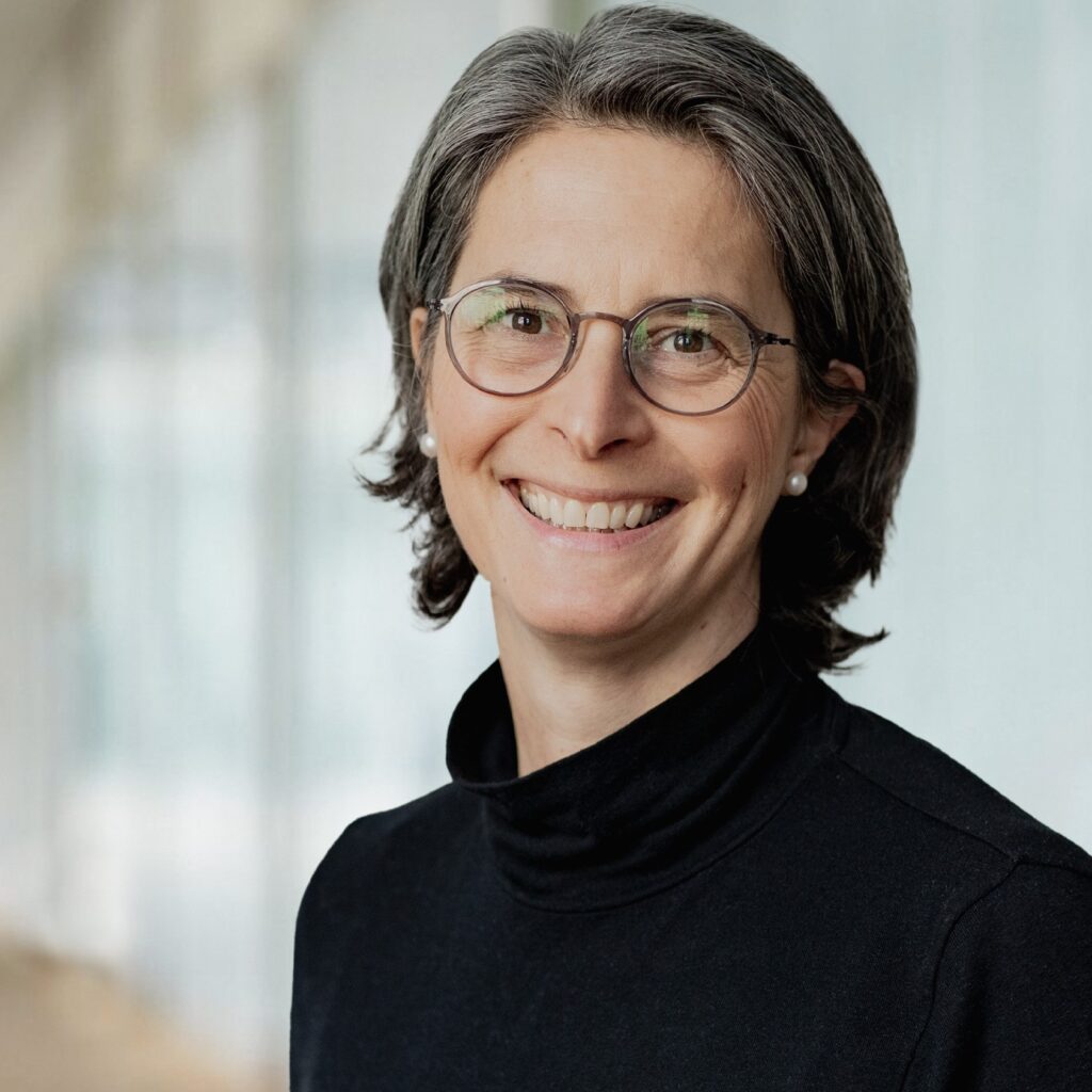 bettina-von-falck-2022-hintergrund-quadratisch- deutsche apotheker und ärztebank